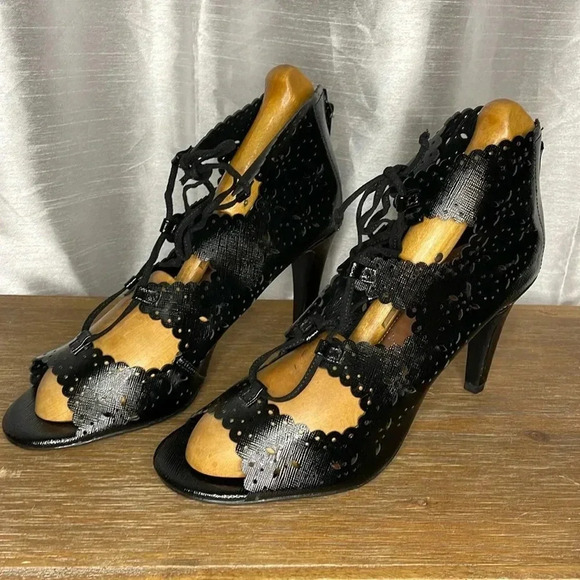 CP Chloe Women’s 9M Black Lace Up Hollow Out Heels - Picture 1 of 10